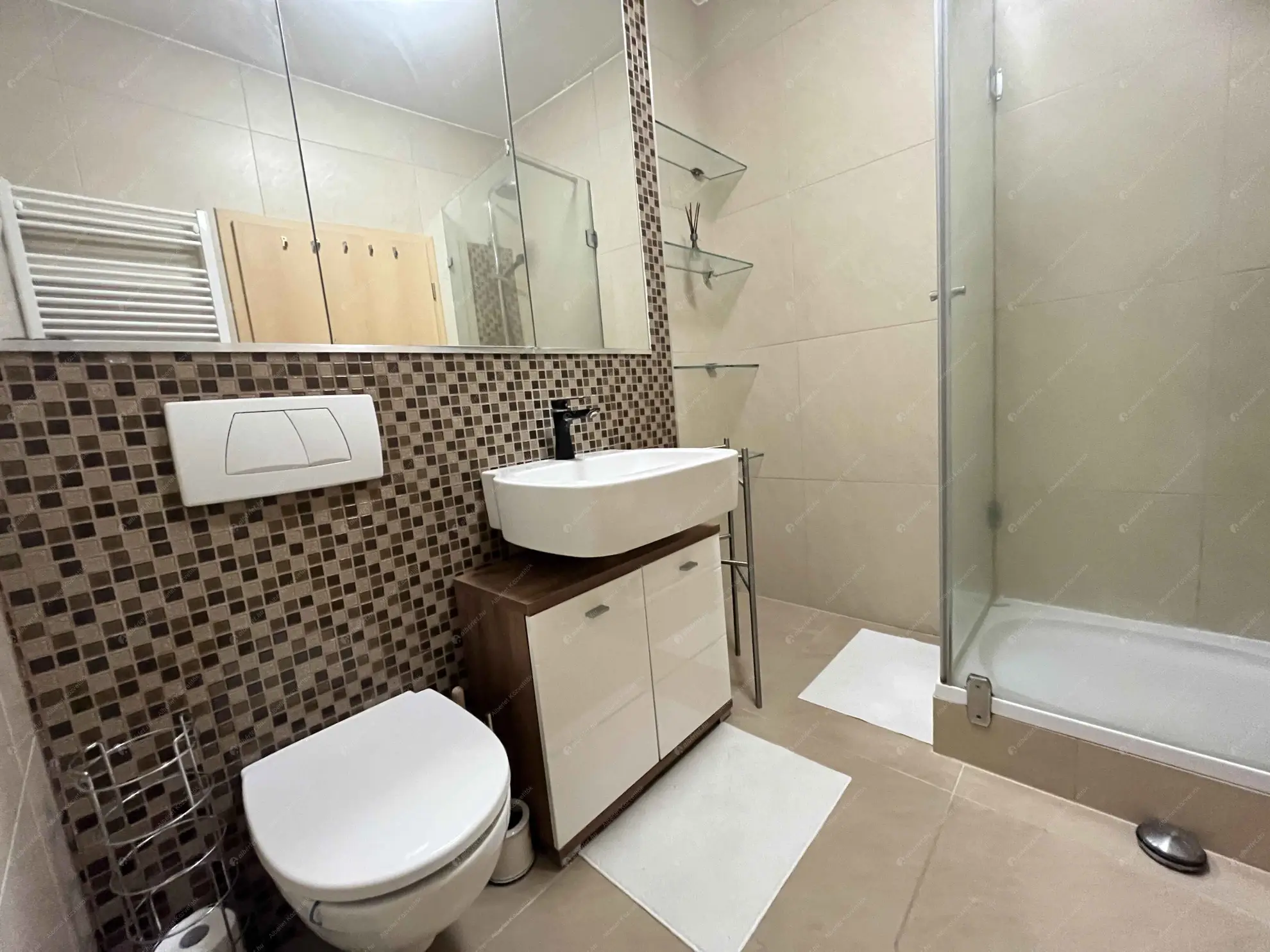 Kiadó albérlet 360000 Ft/hó áron: Budapest, IX. kerület  Ferenc tér. Mérete: 81 nm, 3 szobás | Alberlet.hu - 6609327