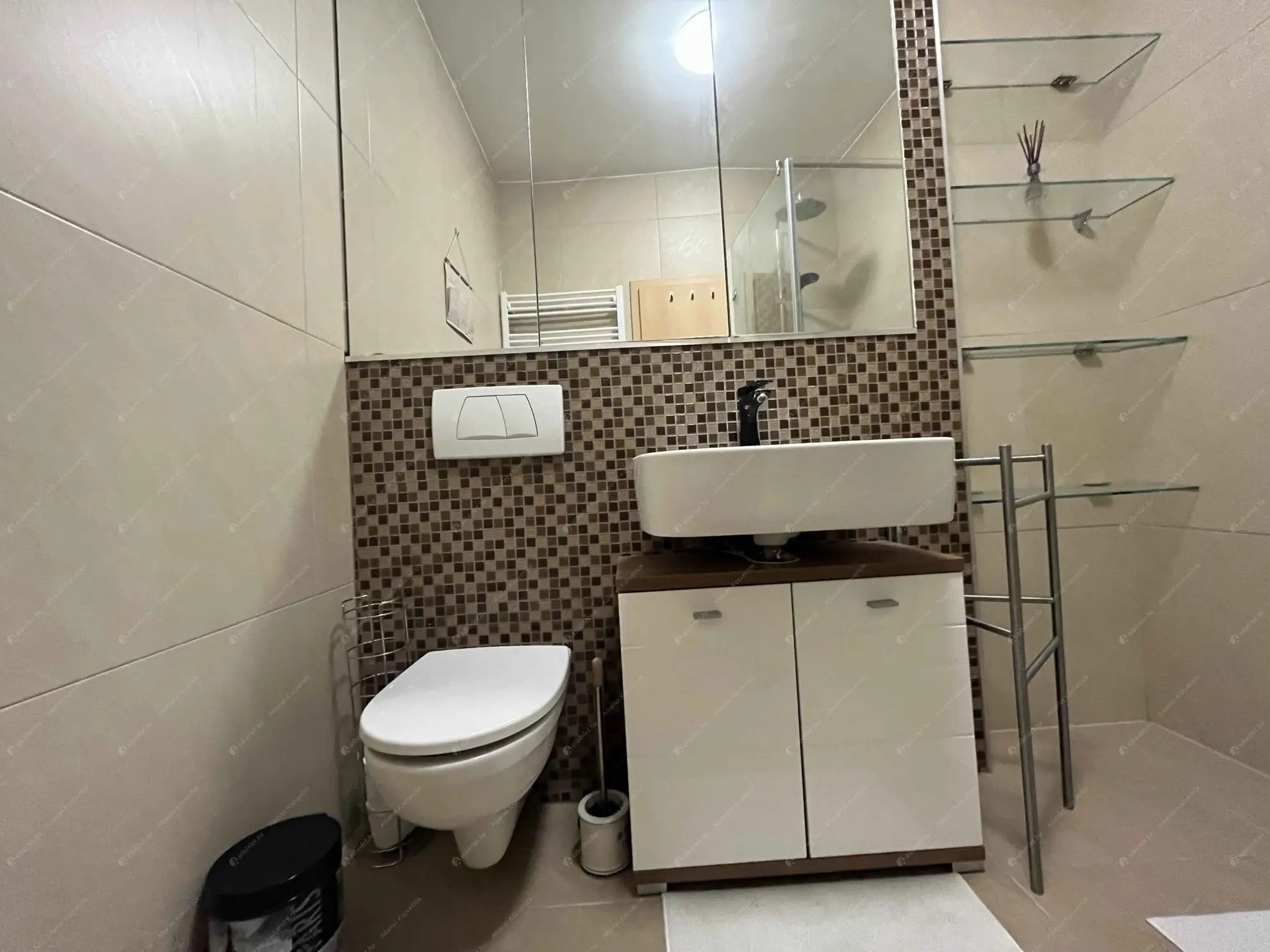 Kiadó albérlet 360000 Ft/hó áron: Budapest, IX. kerület  Ferenc tér. Mérete: 81 nm, 3 szobás | Alberlet.hu - 6609331