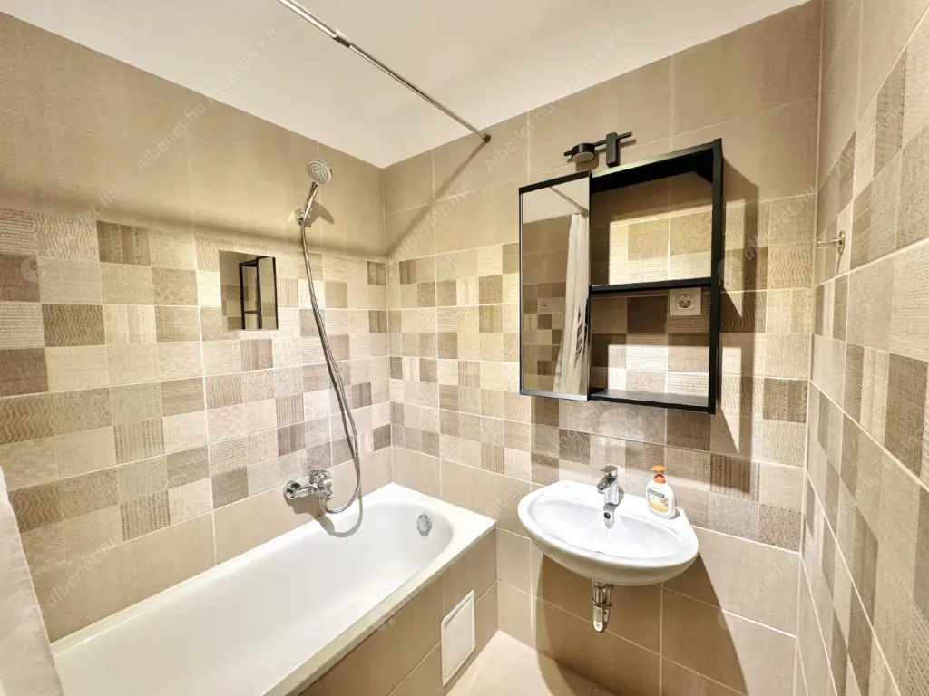 Kiadó albérlet 350000 Ft/hó áron: Budapest, IX. kerület  Gát utca. Mérete: 52 nm, 2 szobás | Alberlet.hu - 6595104