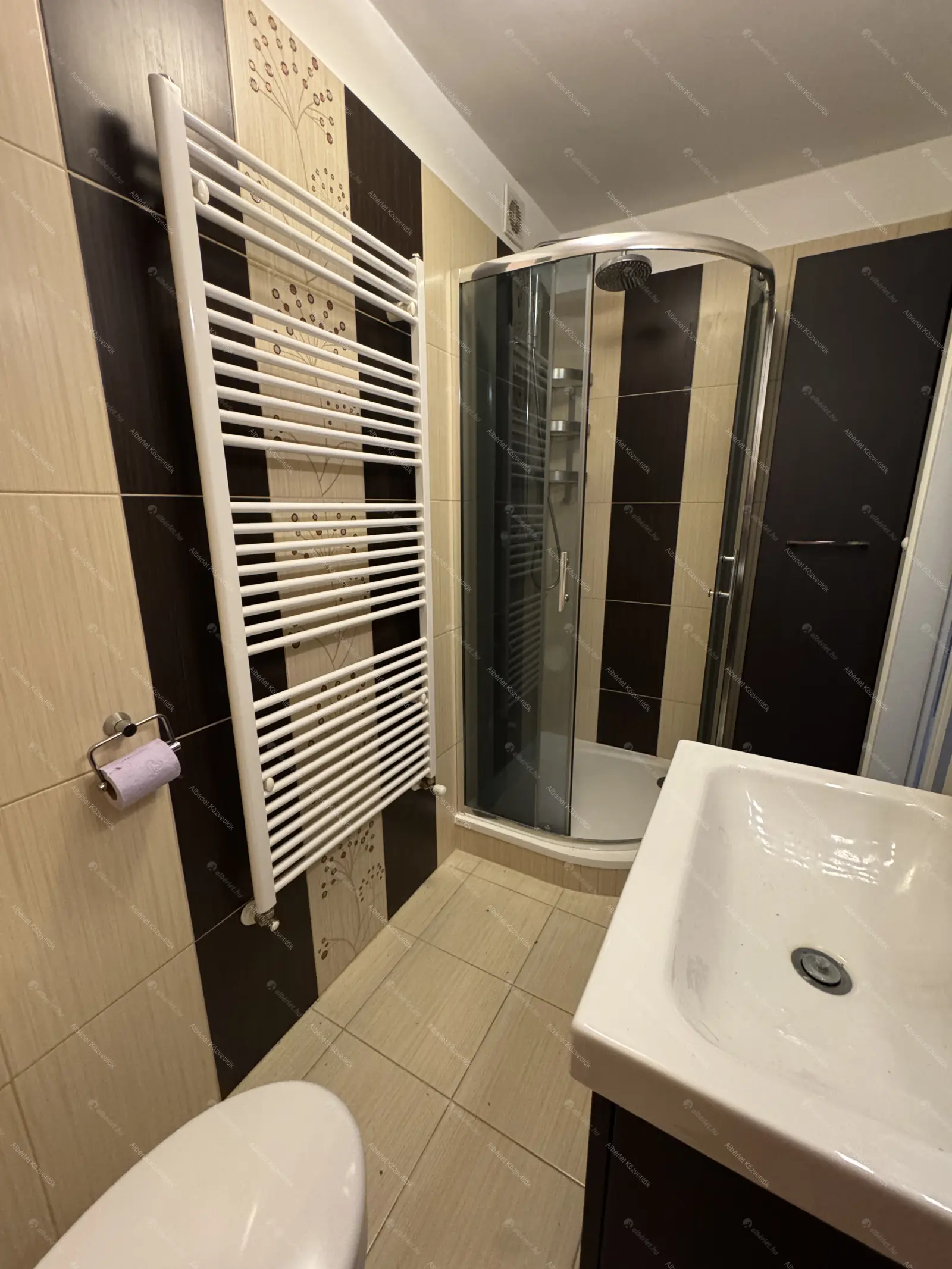 Kiadó albérlet 220000 Ft/hó áron: Budapest, IX. kerület  Gyáli út. Mérete: 61 nm, 2 szobás | Alberlet.hu - 6740215
