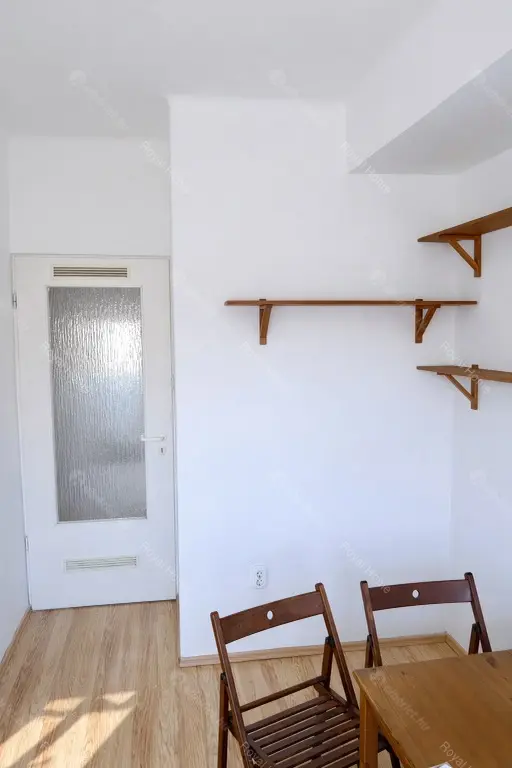 Kiadó albérlet 200000 Ft/hó áron: Budapest, IX. kerület  Ifjúmunkás utca. Mérete: 39 nm, 1 szobás | Alberlet.hu - 6667775