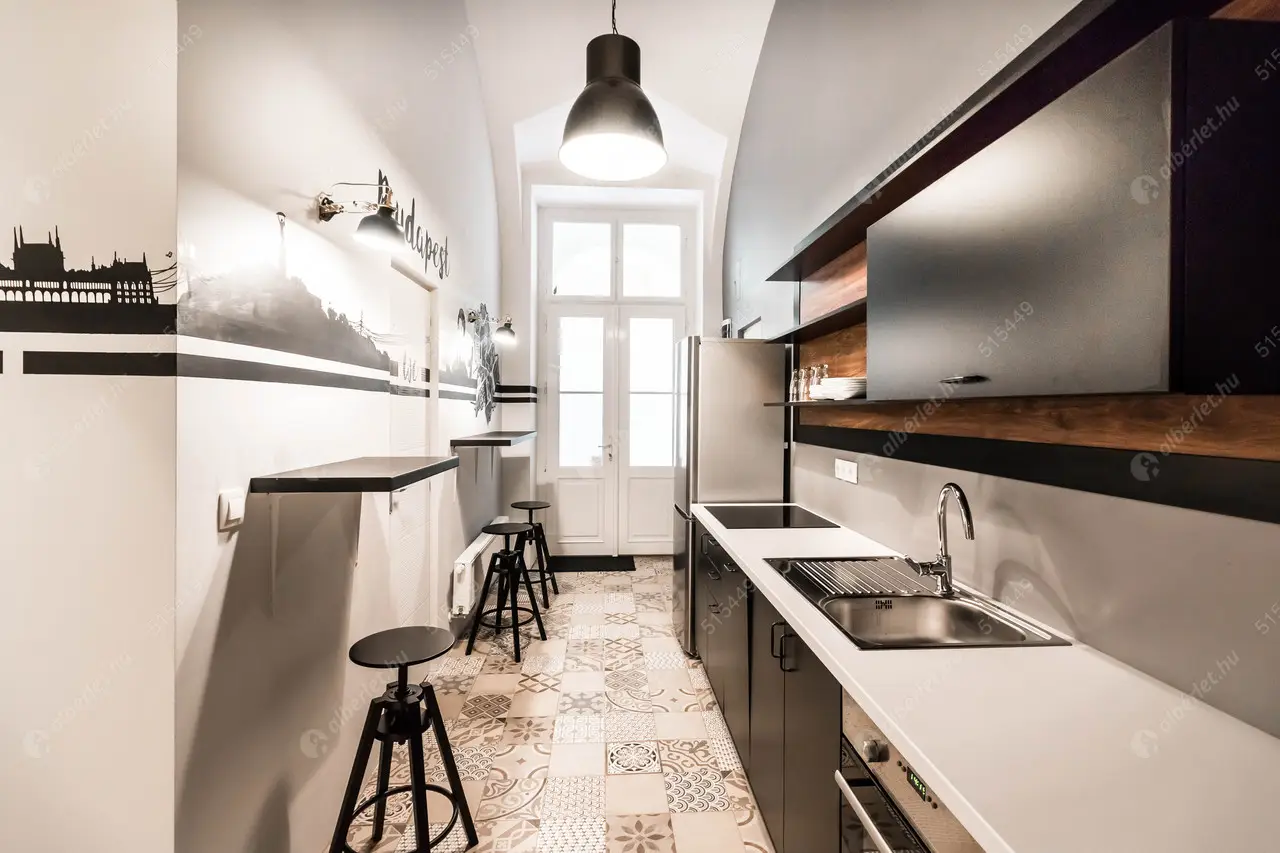 Kiadó albérlet 130000 Ft/hó áron: Budapest, IX. kerület  Kinizsi utca. Mérete: 130 nm, 5 szobás | Alberlet.hu - 3794596