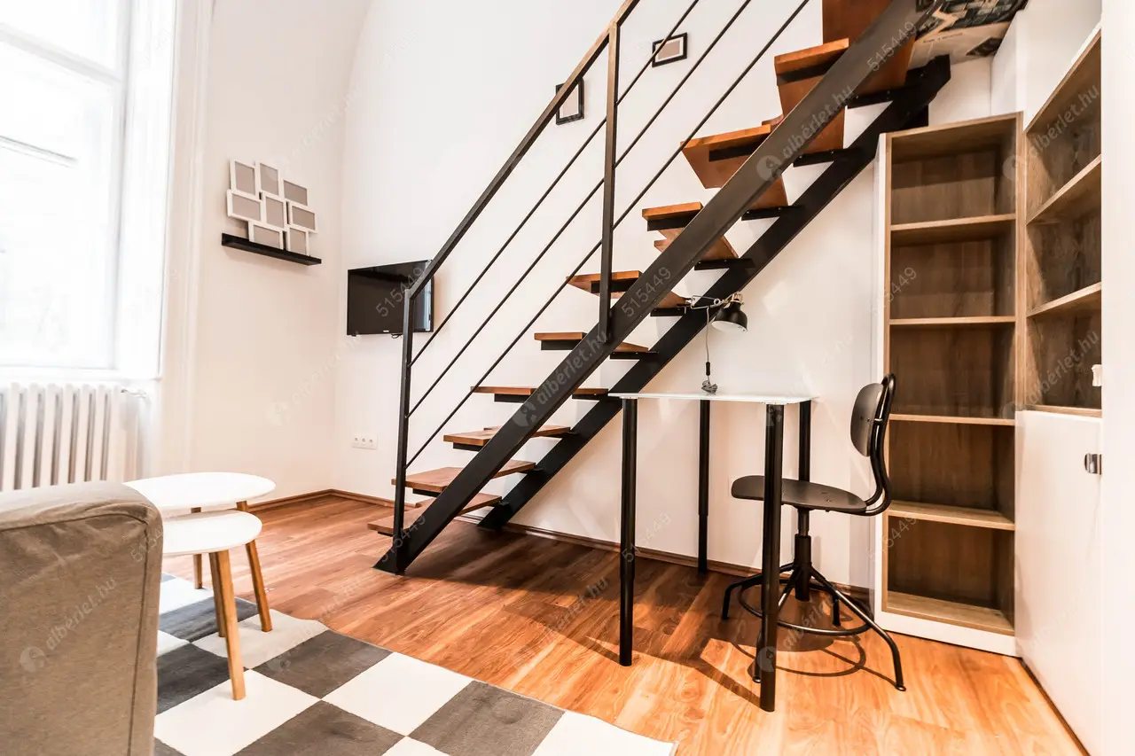 Kiadó albérlet 130000 Ft/hó áron: Budapest, IX. kerület  Kinizsi utca. Mérete: 130 nm, 5 szobás | Alberlet.hu - 3794613