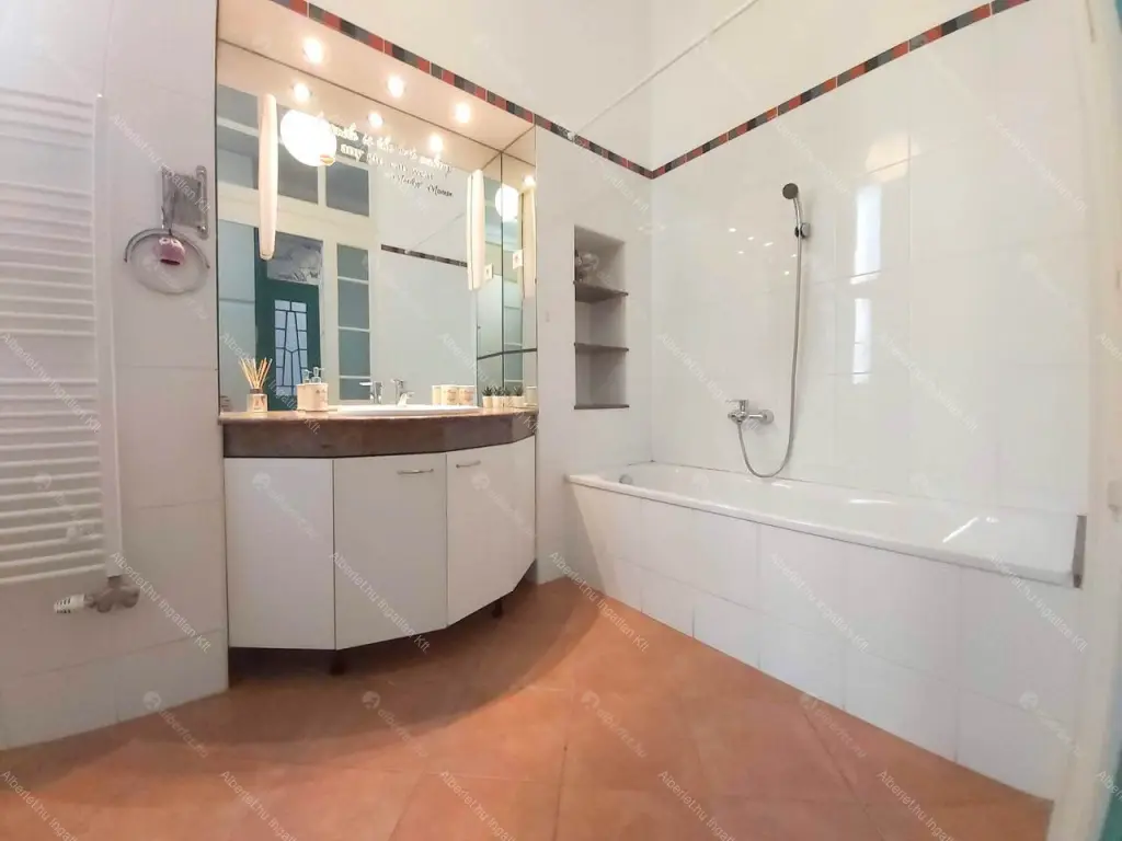 Kiadó albérlet 370000 Ft/hó áron: Budapest, IX. kerület  Közraktár utca. Mérete: 100 nm, 3 szobás | Alberlet.hu - 6688308