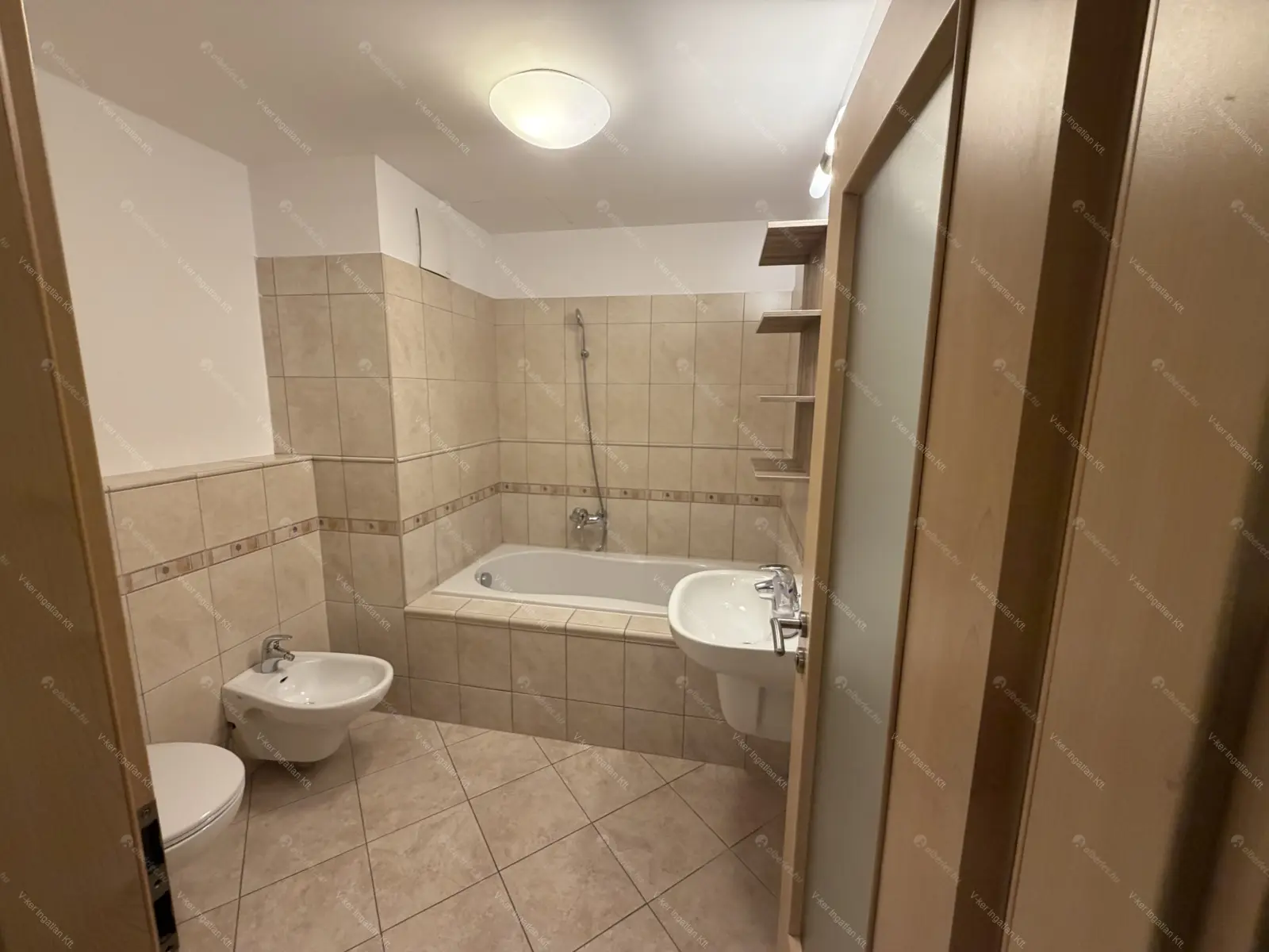 Kiadó albérlet 600000 Ft/hó áron: Budapest, IX. kerület  Lechner Ödön fasor. Mérete: 116 nm, 3 szobás | Alberlet.hu - 6666095