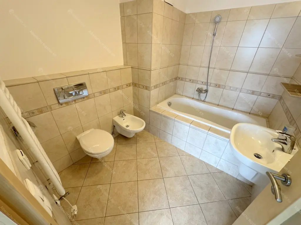 Kiadó albérlet 583000 Ft/hó áron: Budapest, IX. kerület  Lechner Ödön fasor. Mérete: 116 nm, 3 szobás | Alberlet.hu - 6686270