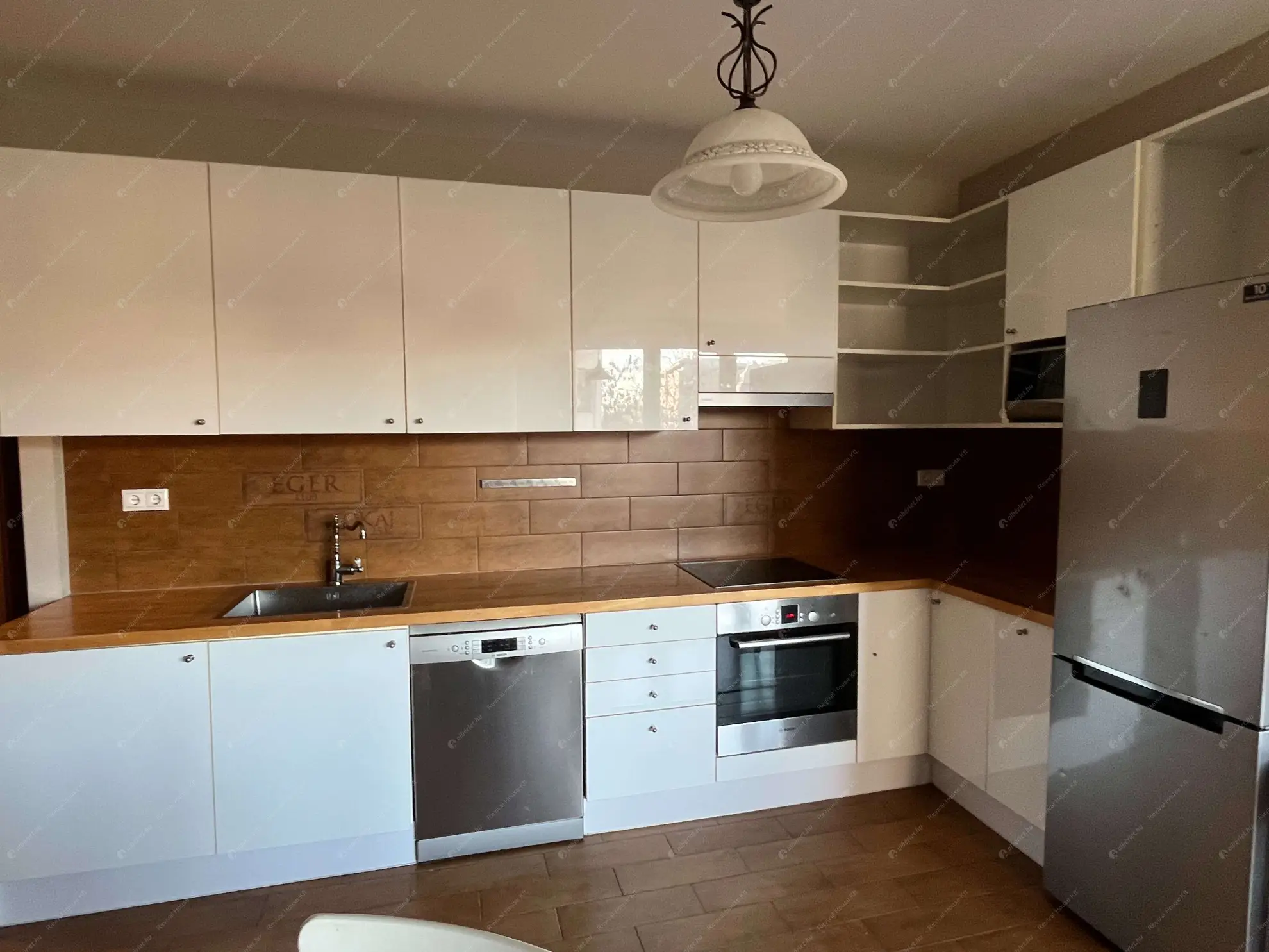 Kiadó albérlet 580000 Ft/hó áron: Budapest, IX. kerület  Lechner Ödön fasor. Mérete: 90 nm, 3 szobás | Alberlet.hu - 6581415