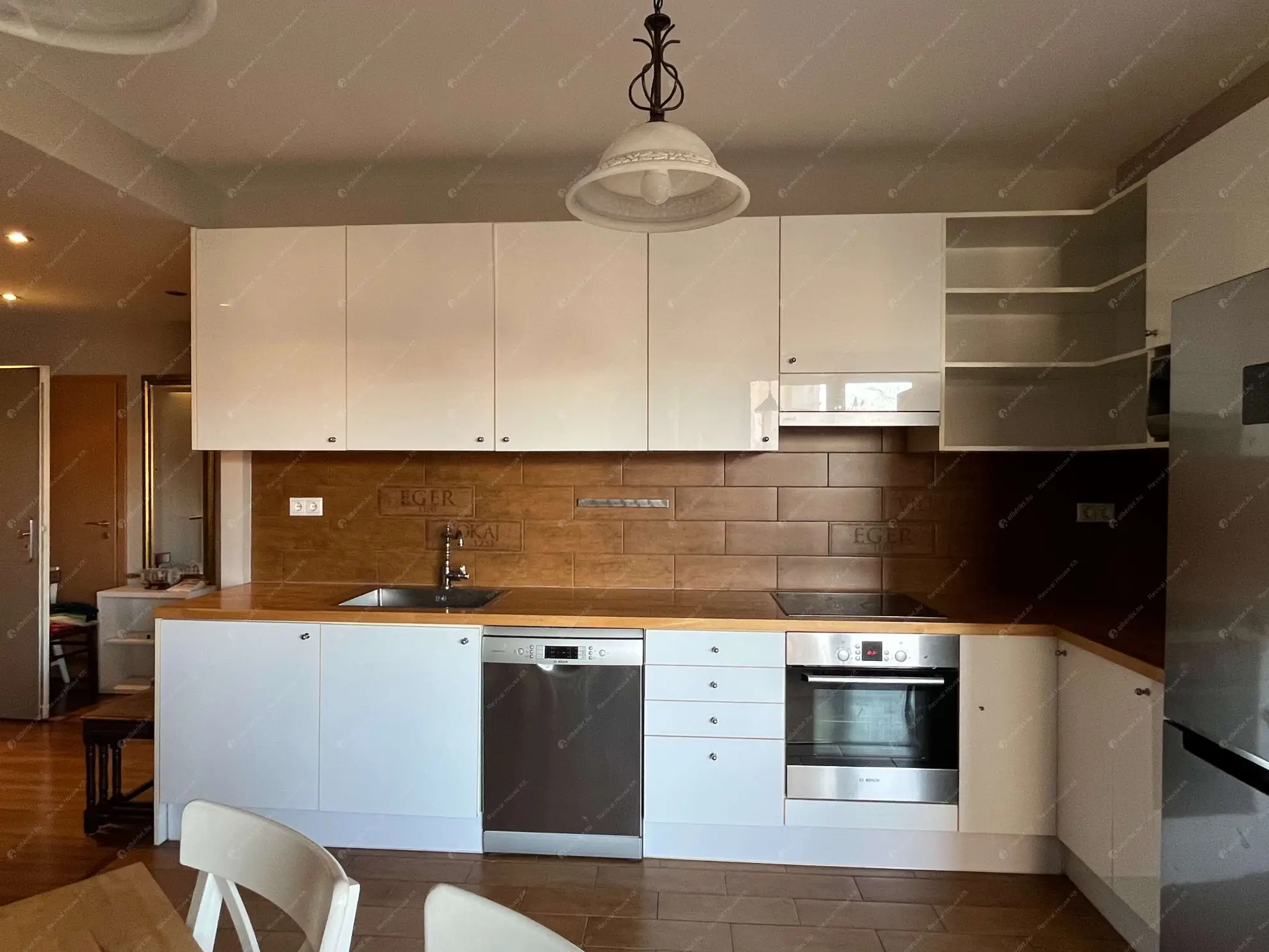 Kiadó albérlet 580000 Ft/hó áron: Budapest, IX. kerület  Lechner Ödön fasor. Mérete: 90 nm, 3 szobás | Alberlet.hu - 6581420