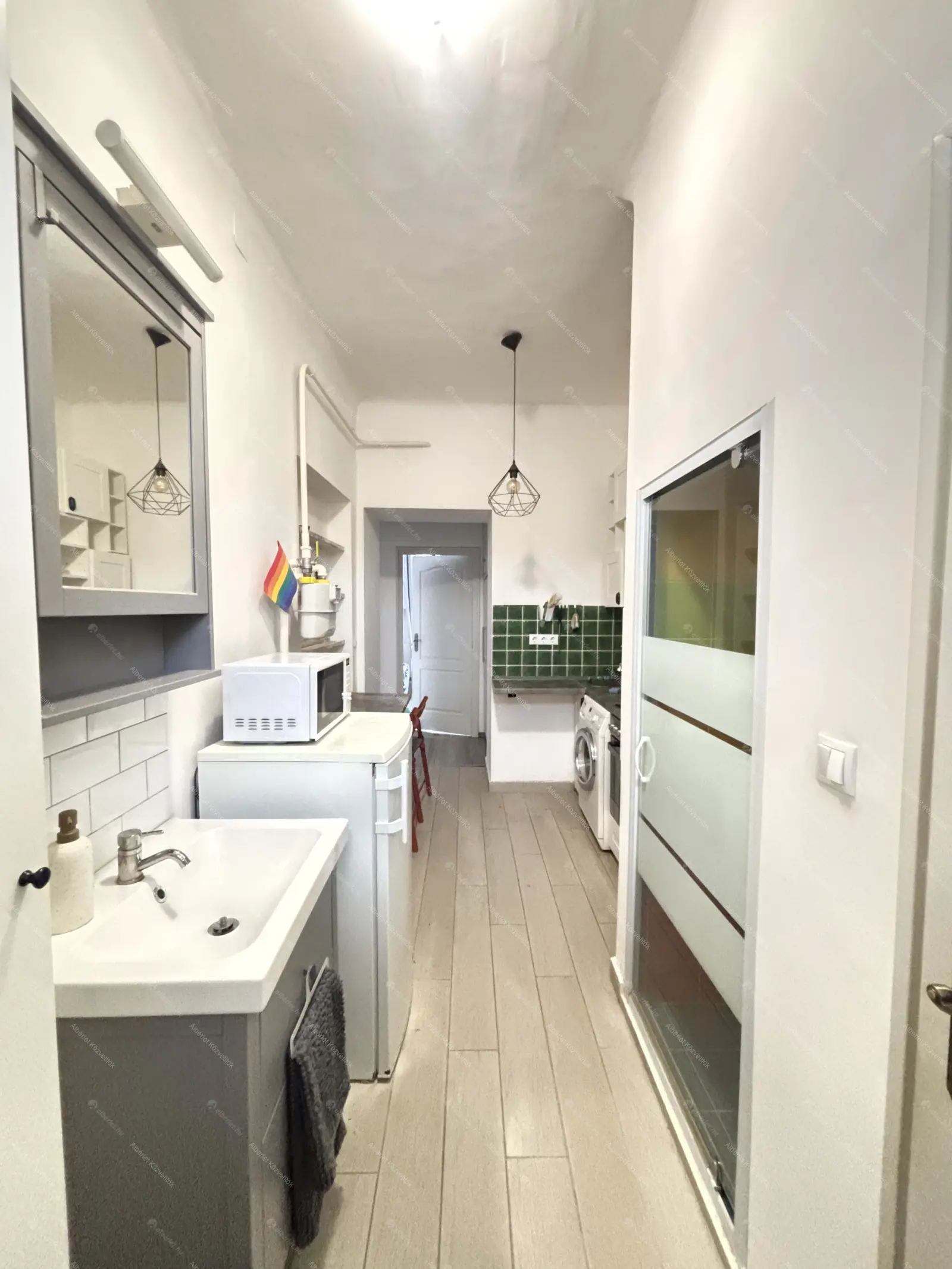 Kiadó albérlet 175000 Ft/hó áron: Budapest, IX. kerület  Lenhossék . Mérete: 40 nm, 2 szobás | Alberlet.hu - 6644630