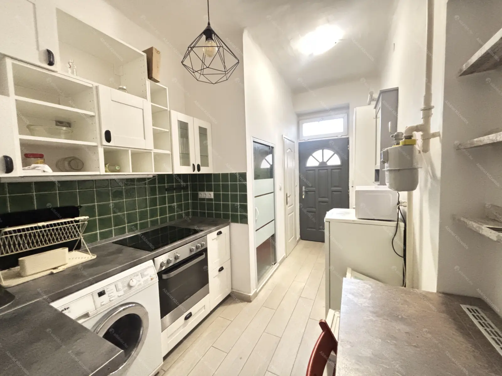 Kiadó albérlet 175000 Ft/hó áron: Budapest, IX. kerület  Lenhossék . Mérete: 40 nm, 2 szobás | Alberlet.hu - 6644631