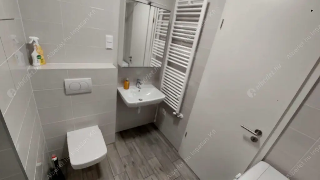 Kiadó albérlet 218000 Ft/hó áron: Budapest, IX. kerület  Lenhossék utca. Mérete: 28 nm, 1 szobás | Alberlet.hu - 6562154