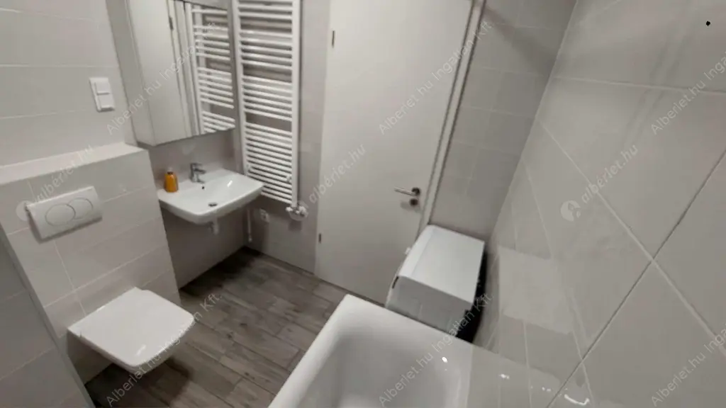 Kiadó albérlet 213000 Ft/hó áron: Budapest, IX. kerület  Lenhossék utca. Mérete: 28 nm, 1 szobás | Alberlet.hu - 6573627