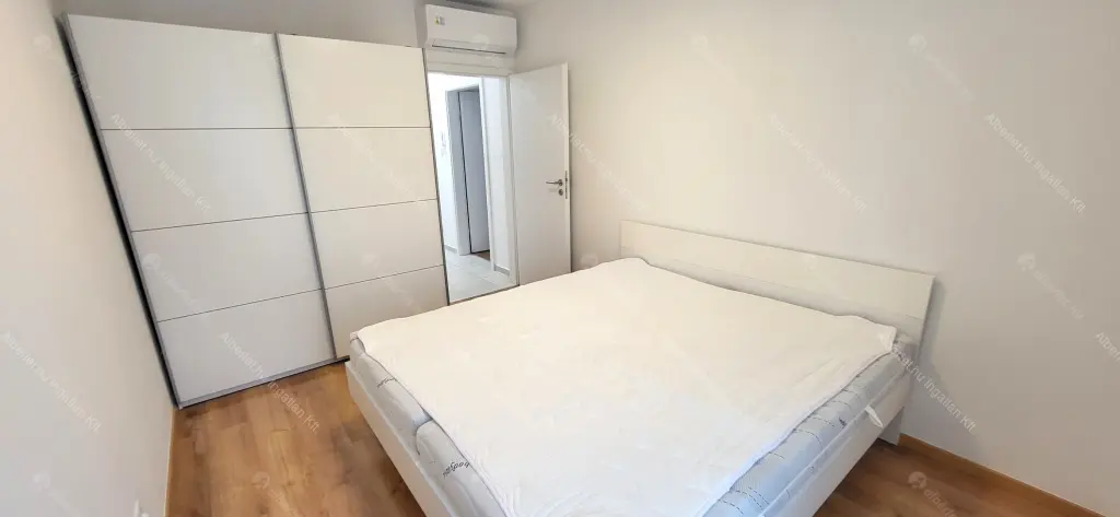 Kiadó albérlet 295000 Ft/hó áron: Budapest, IX. kerület  Lenhossék utca. Mérete: 45 nm, 2 szobás | Alberlet.hu - 6643944