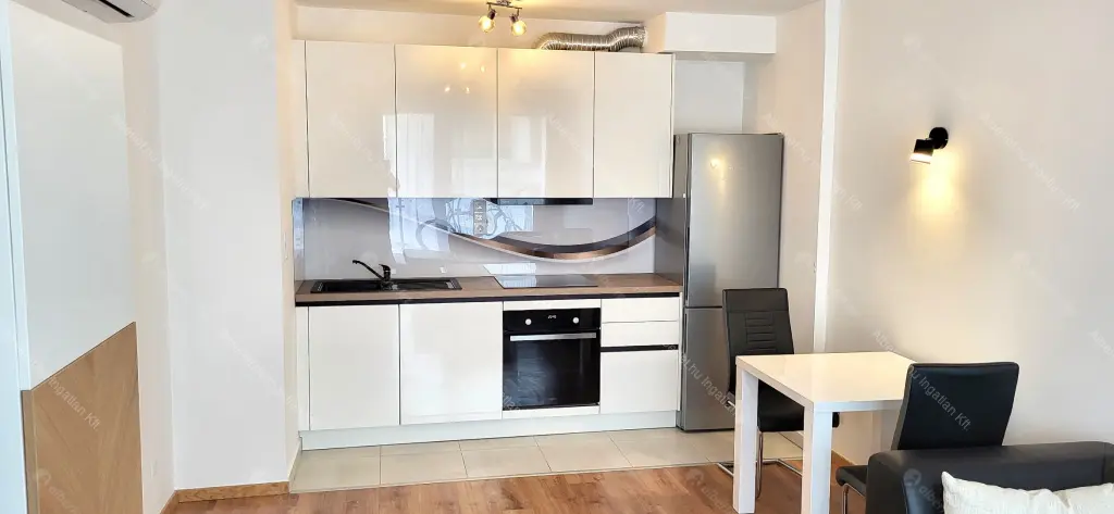 Kiadó albérlet 273000 Ft/hó áron: Budapest, IX. kerület  Lenhossék utca. Mérete: 45 nm, 2 szobás | Alberlet.hu - 6701427