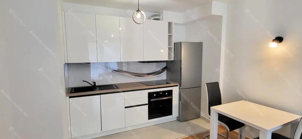 Kiadó albérlet 295000 Ft/hó áron: Budapest, IX. kerület  Lenhossék utca. Mérete: 45 nm, 2 szobás | Alberlet.hu - 6643569