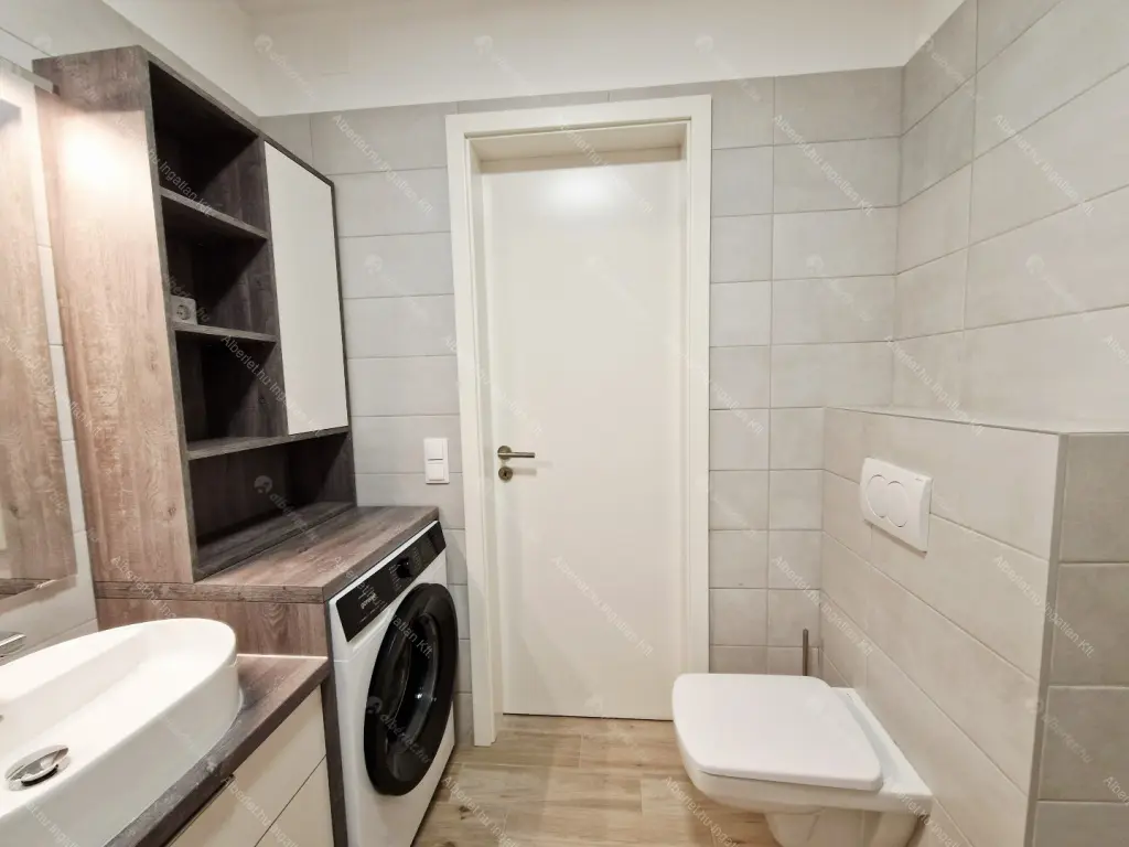 Kiadó albérlet 260000 Ft/hó áron: Budapest, IX. kerület  Lenhossék utca. Mérete: 49 nm, 2 szobás | Alberlet.hu - 6655292