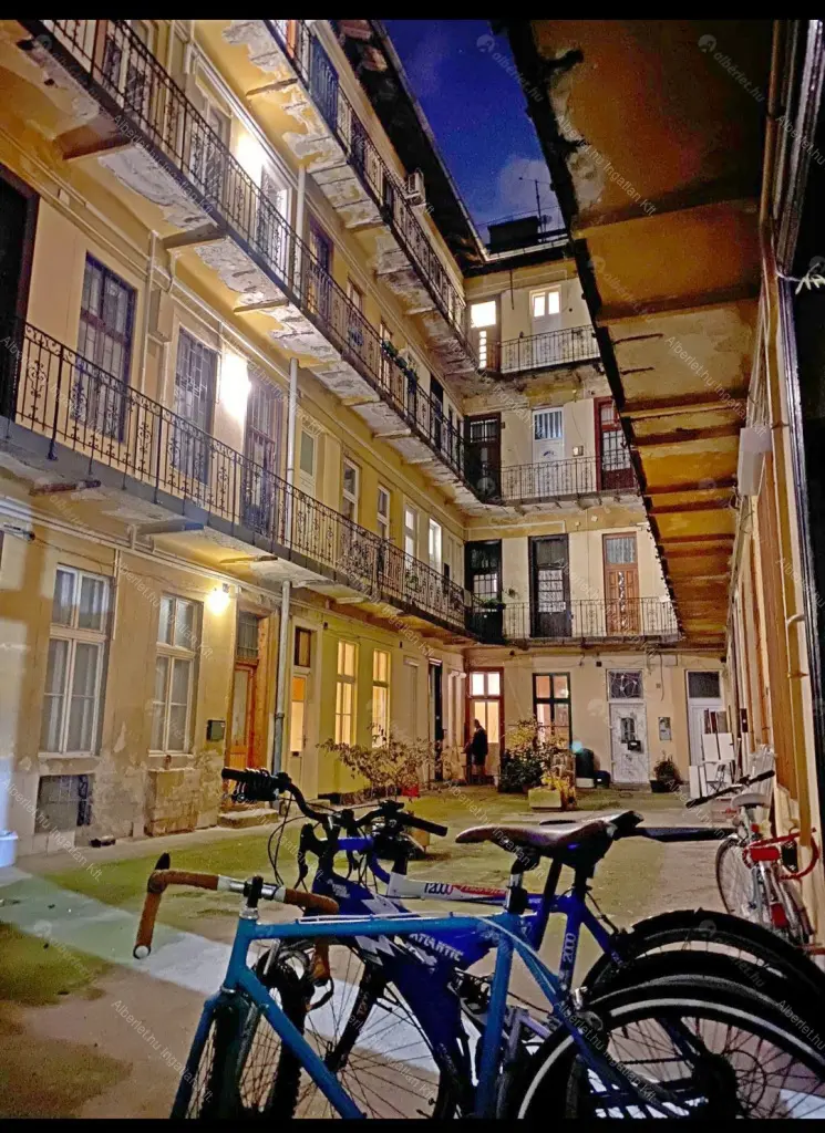 Kiadó albérlet 199000 Ft/hó áron: Budapest, IX. kerület  Liliom utca. Mérete: 30 nm, 1 szobás | Alberlet.hu - 6834266