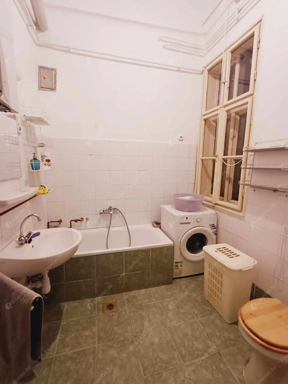 Kiadó albérlet 220000 Ft/hó áron: Budapest, IX. kerület  Liliom utca. Mérete: 67 nm, 1 szobás | Alberlet.hu - 6115007