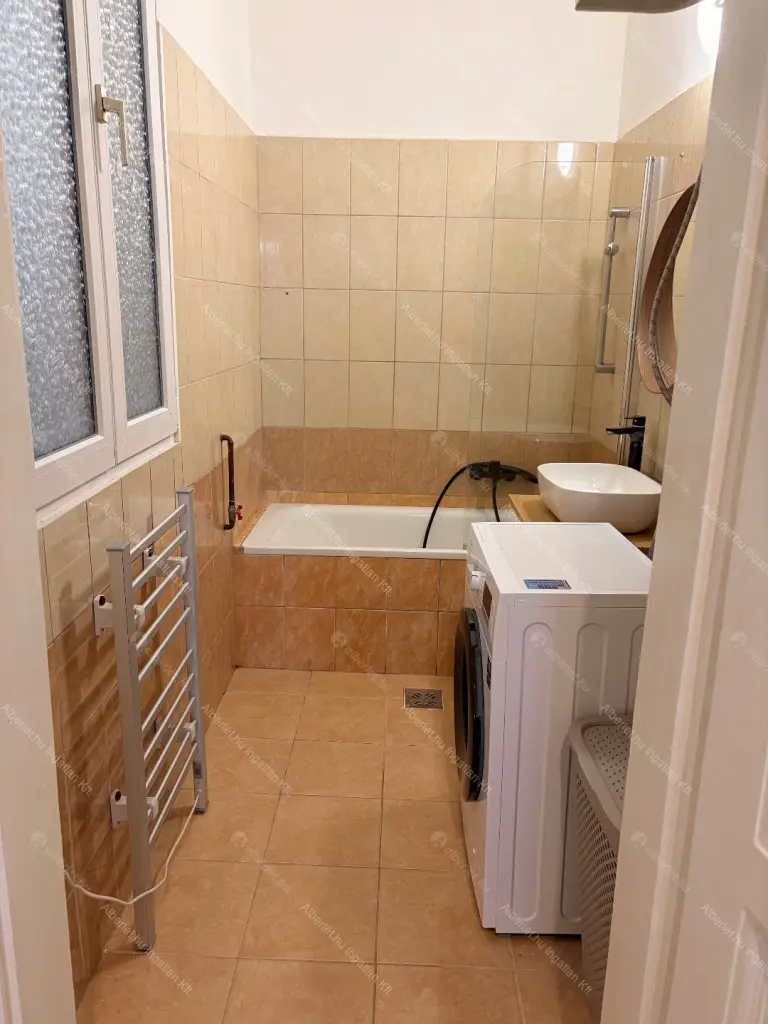 Kiadó albérlet 300000 Ft/hó áron: Budapest, IX. kerület  Lónyay utca. Mérete: 62 nm, 2 szobás | Alberlet.hu - 6703210