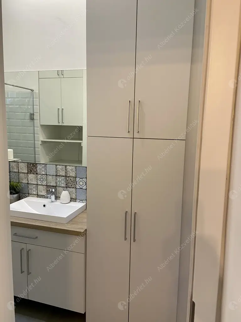 Kiadó albérlet 240000 Ft/hó áron: Budapest, IX. kerület  Mester utca. Mérete: 43 nm, 1 szobás | Alberlet.hu - 5080432