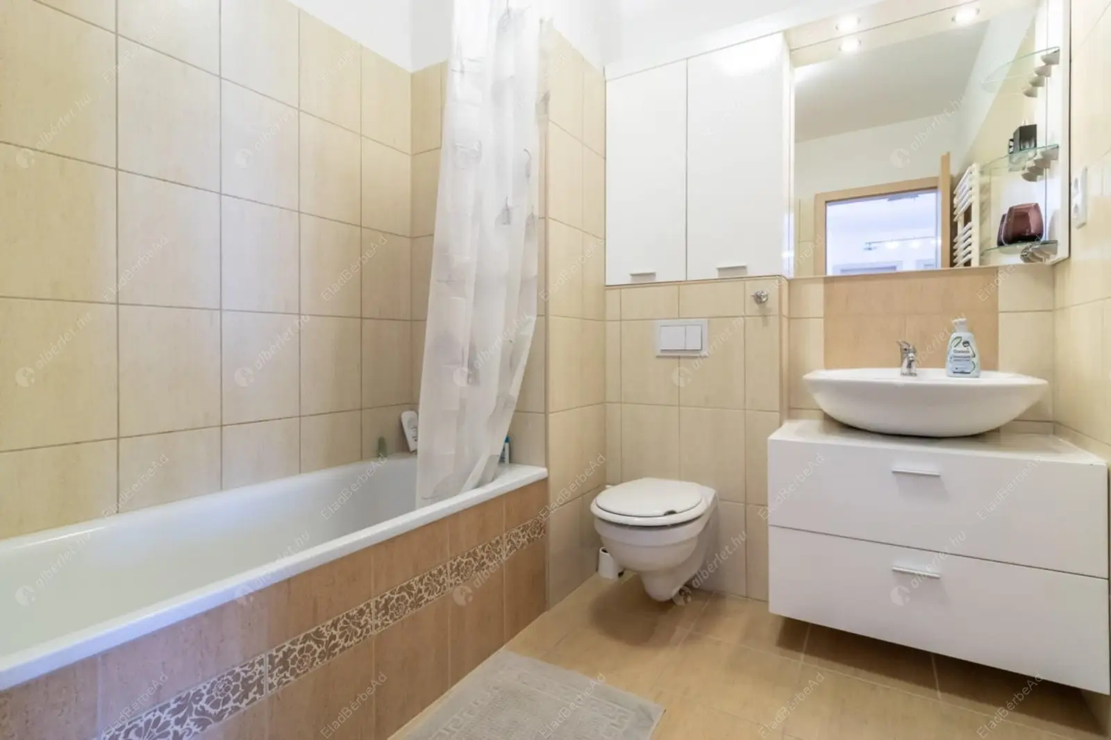 Kiadó albérlet 360000 Ft/hó áron: Budapest, IX. kerület  Mester utca. Mérete: 55 nm, 3 szobás | Alberlet.hu - 6638674