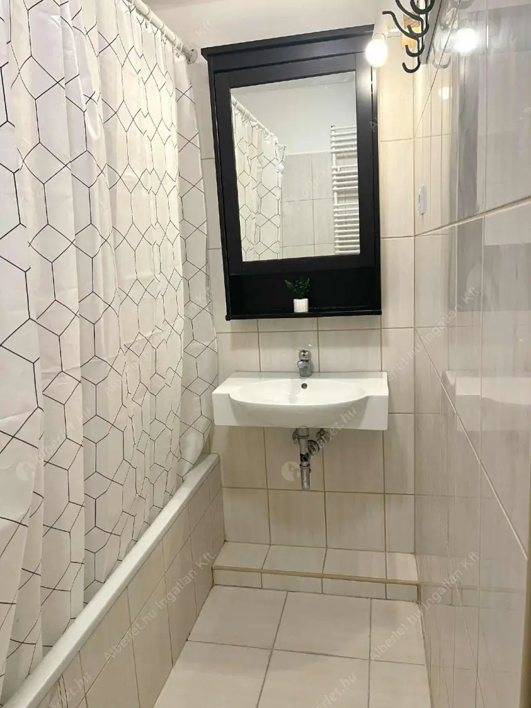 Kiadó albérlet 310000 Ft/hó áron: Budapest, IX. kerület  Nádasdy utca. Mérete: 47 nm, 1 szobás | Alberlet.hu - 6587865