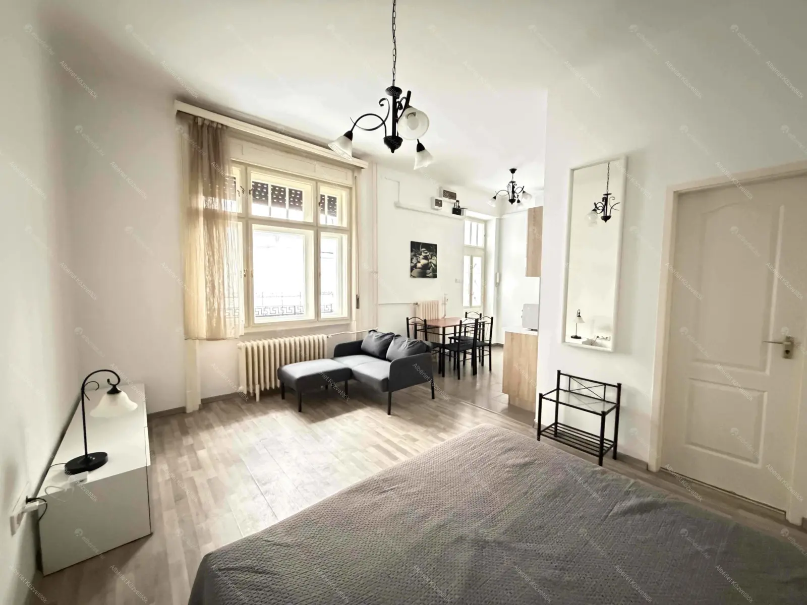 Kiadó albérlet 200000 Ft/hó áron: Budapest, IX. kerület  nagymező . Mérete: 32 nm, 1 szobás | Alberlet.hu - 6705457