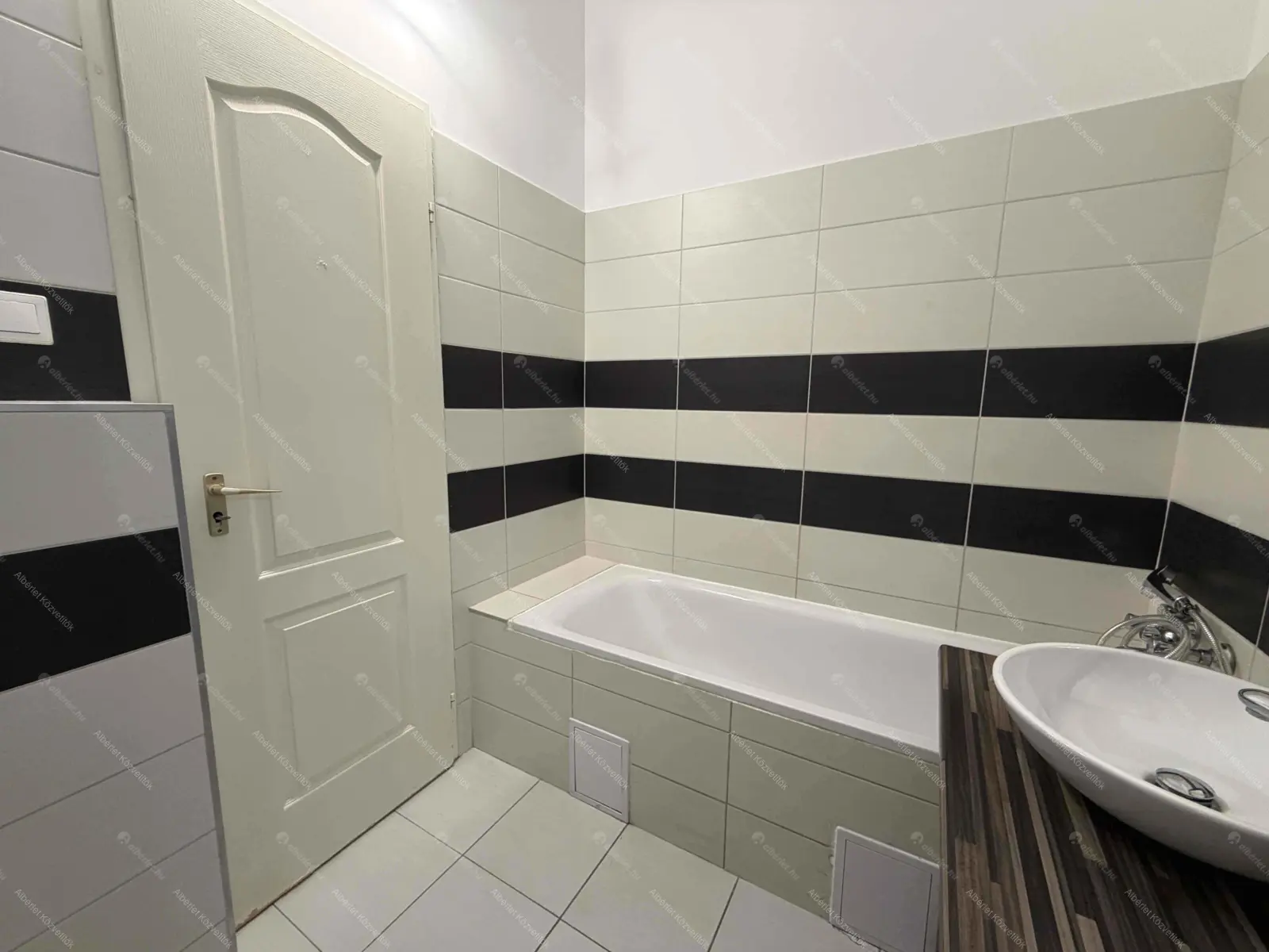 Kiadó albérlet 200000 Ft/hó áron: Budapest, IX. kerület  nagymező . Mérete: 32 nm, 1 szobás | Alberlet.hu - 6705464