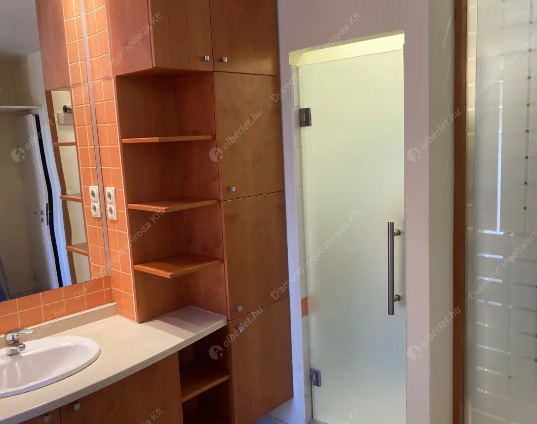 Kiadó albérlet 350000 Ft/hó áron: Budapest, IX. kerület  Páva utca. Mérete: 74 nm, 1 szobás | Alberlet.hu - 6598325