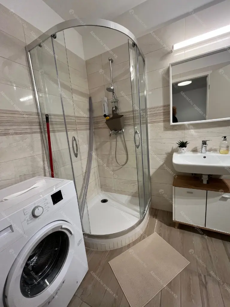 Kiadó albérlet 245000 Ft/hó áron: Budapest, IX. kerület  Ráday  utca . Mérete: 41 nm, 1 szobás | Alberlet.hu - 6645646