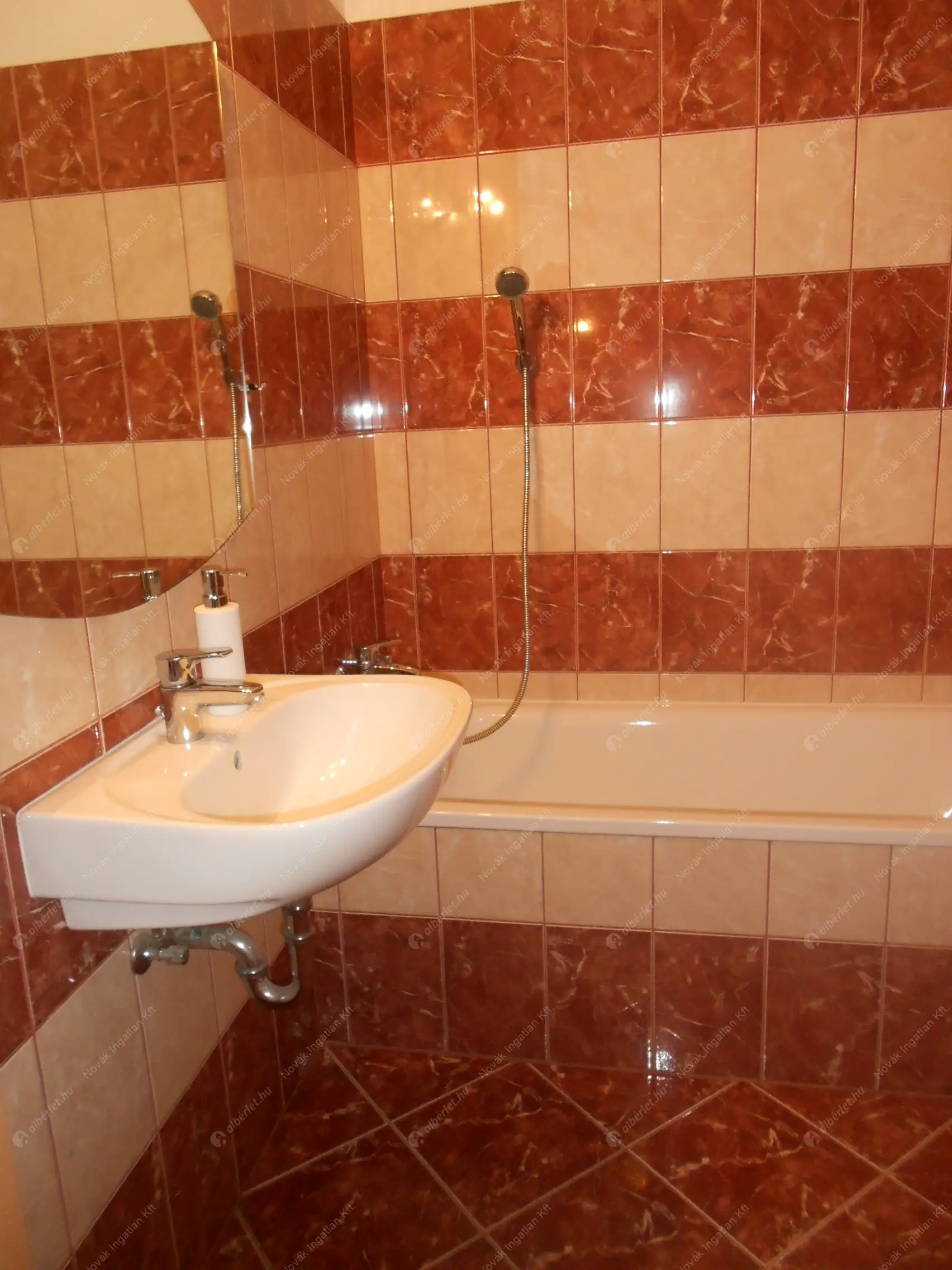 Kiadó albérlet 215000 Ft/hó áron: Budapest, IX. kerület  Tóth Kálmán utca. Mérete: 40 nm, 1 szobás | Alberlet.hu - 6572828