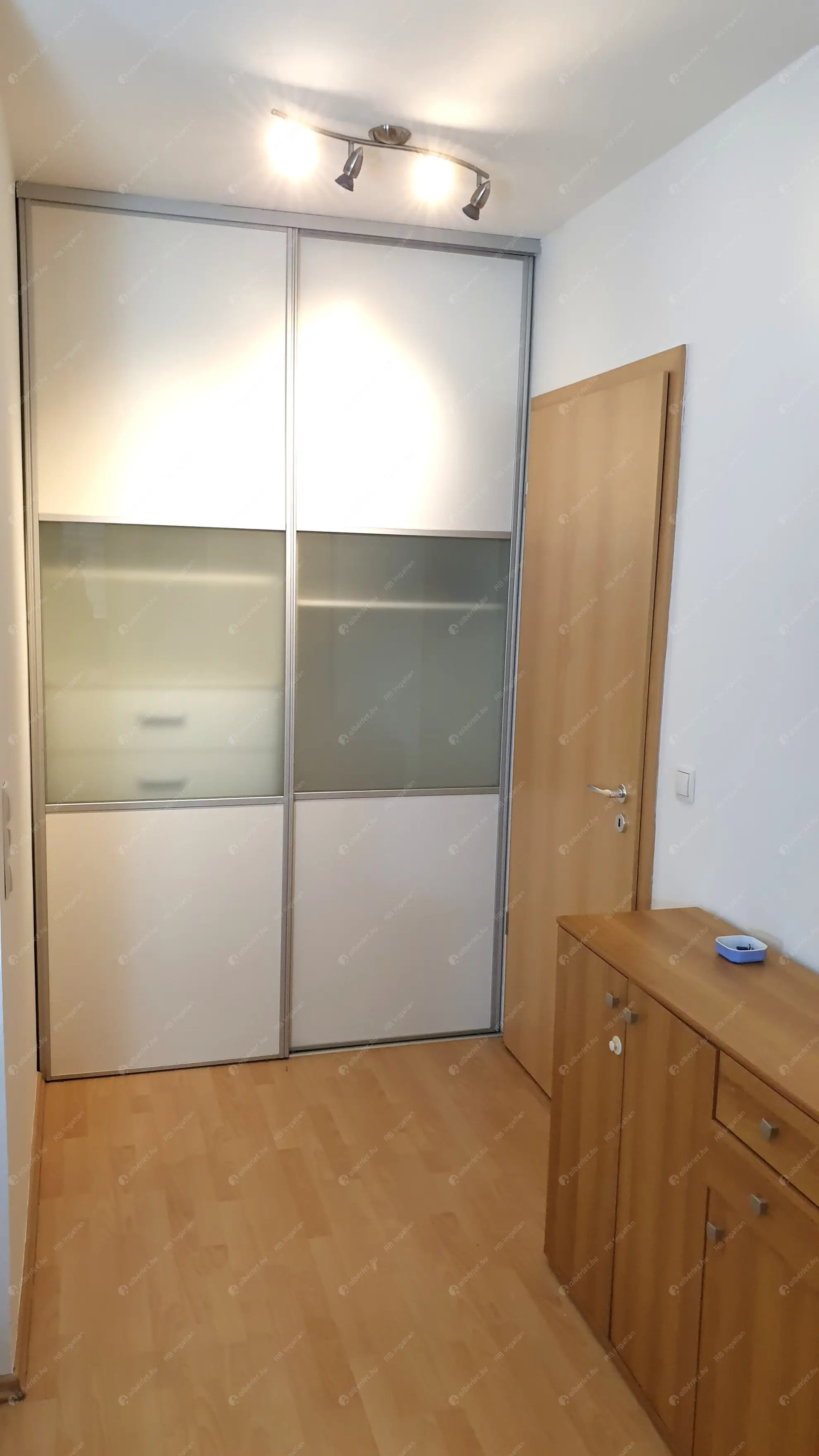 Kiadó albérlet 300000 Ft/hó áron: Budapest, IX. kerület  Tóth Kálmán utca. Mérete: 60 nm, 2 szobás | Alberlet.hu - 6575882