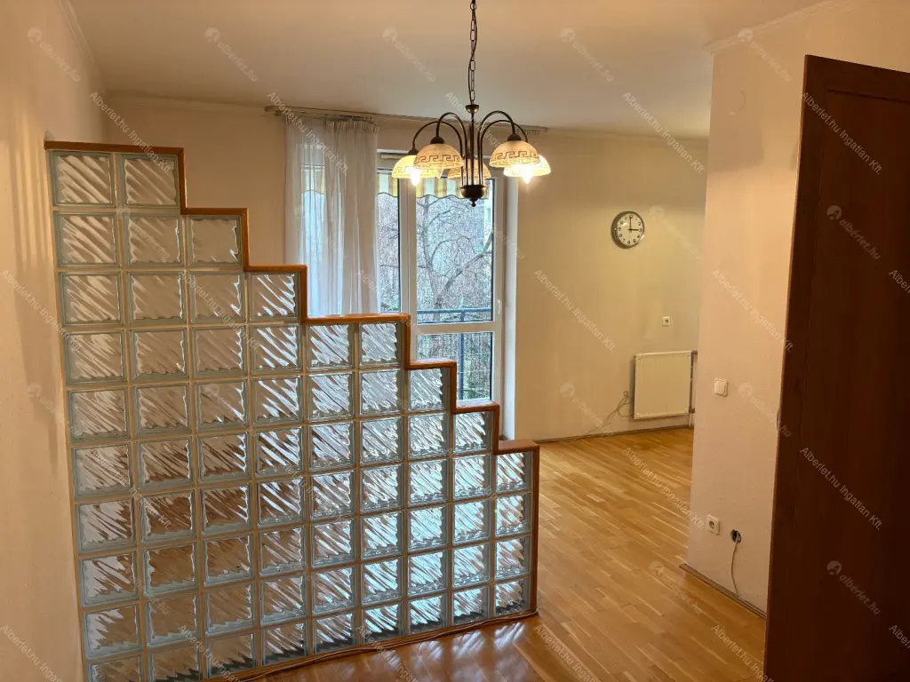 Kiadó albérlet 240000 Ft/hó áron: Budapest, IX. kerület  Tűzoltó utca. Mérete: 37 nm, 1 szobás | Alberlet.hu - 6654933