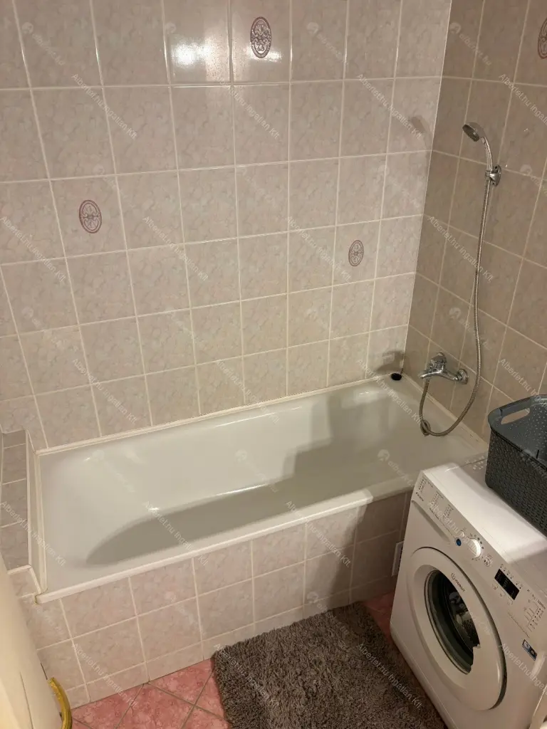 Kiadó albérlet 240000 Ft/hó áron: Budapest, IX. kerület  Tűzoltó utca. Mérete: 37 nm, 1 szobás | Alberlet.hu - 6654938