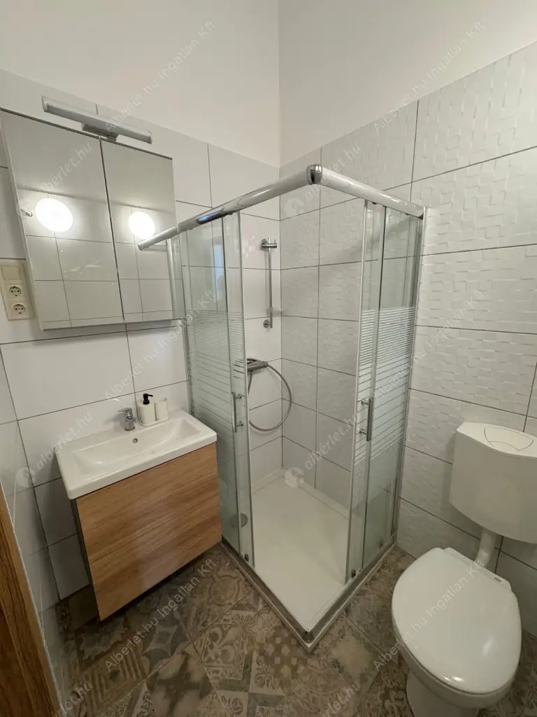 Kiadó albérlet 170000 Ft/hó áron: Budapest, IX. kerület  Üllői út. Mérete: 21 nm, 1 szobás | Alberlet.hu - 6571898