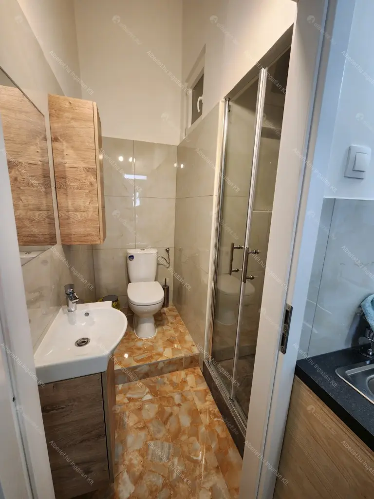 Kiadó albérlet 230000 Ft/hó áron: Budapest, IX. kerület  Üllői út. Mérete: 30 nm, 1 szobás | Alberlet.hu - 6703706