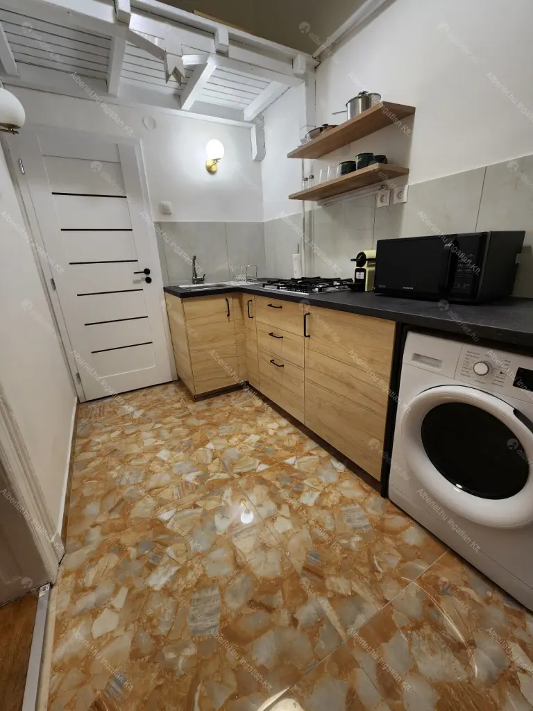 Kiadó albérlet 230000 Ft/hó áron: Budapest, IX. kerület  Üllői út. Mérete: 30 nm, 1 szobás | Alberlet.hu - 6703707