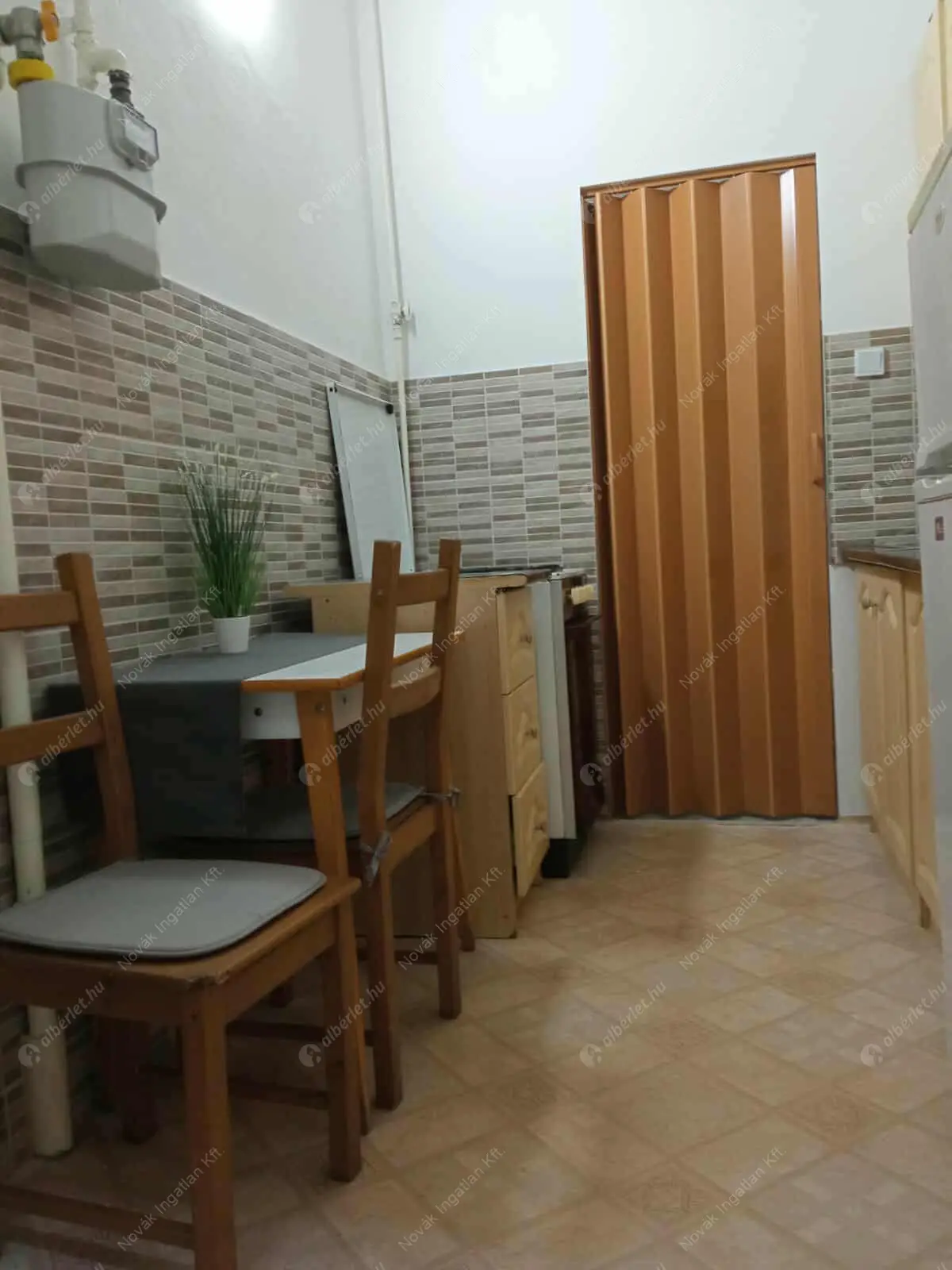 Kiadó albérlet 220000 Ft/hó áron: Budapest, IX. kerület  Üllői út. Mérete: 42 nm, 2 szobás | Alberlet.hu - 6573982