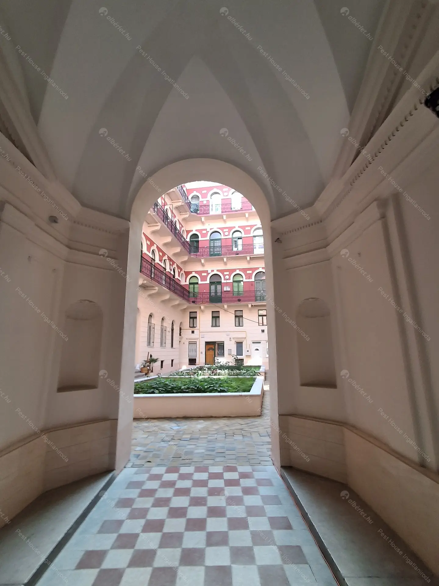 Kiadó albérlet 280000 Ft/hó áron: Budapest, IX. kerület  Üllői út. Mérete: 48 nm, 2 szobás | Alberlet.hu - 6543833