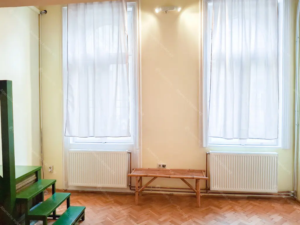 Kiadó albérlet 215000 Ft/hó áron: Budapest, IX. kerület  Üllői út. Mérete: 50 nm, 1 szobás | Alberlet.hu - 6700086