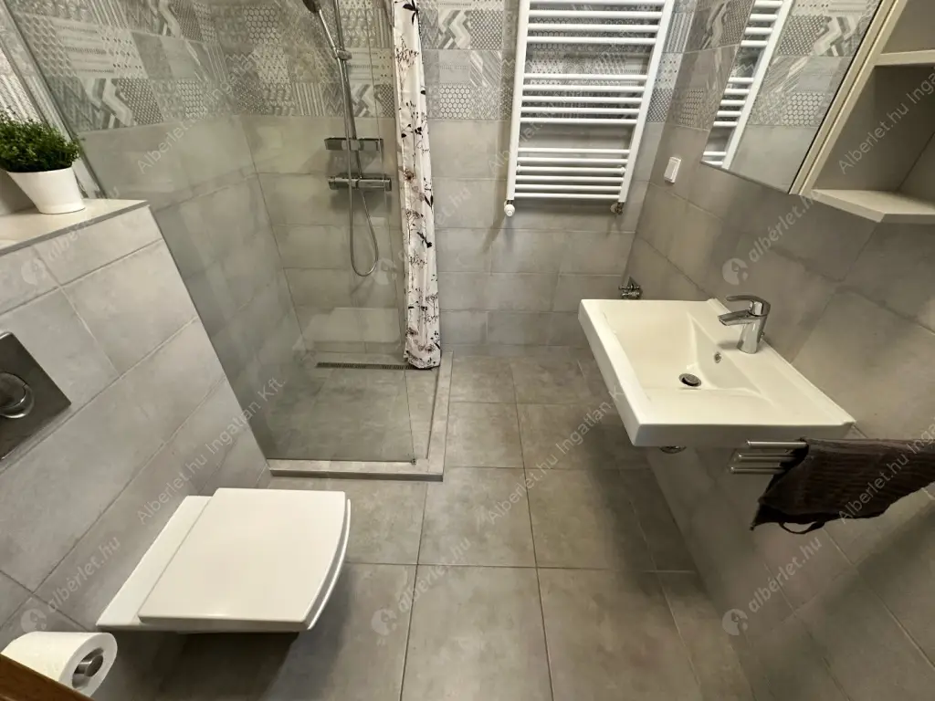 Kiadó albérlet 850000 Ft/hó áron: Budapest, IX. kerület  Vágóhíd utca. Mérete: 109 nm, 5 szobás | Alberlet.hu - 6594634