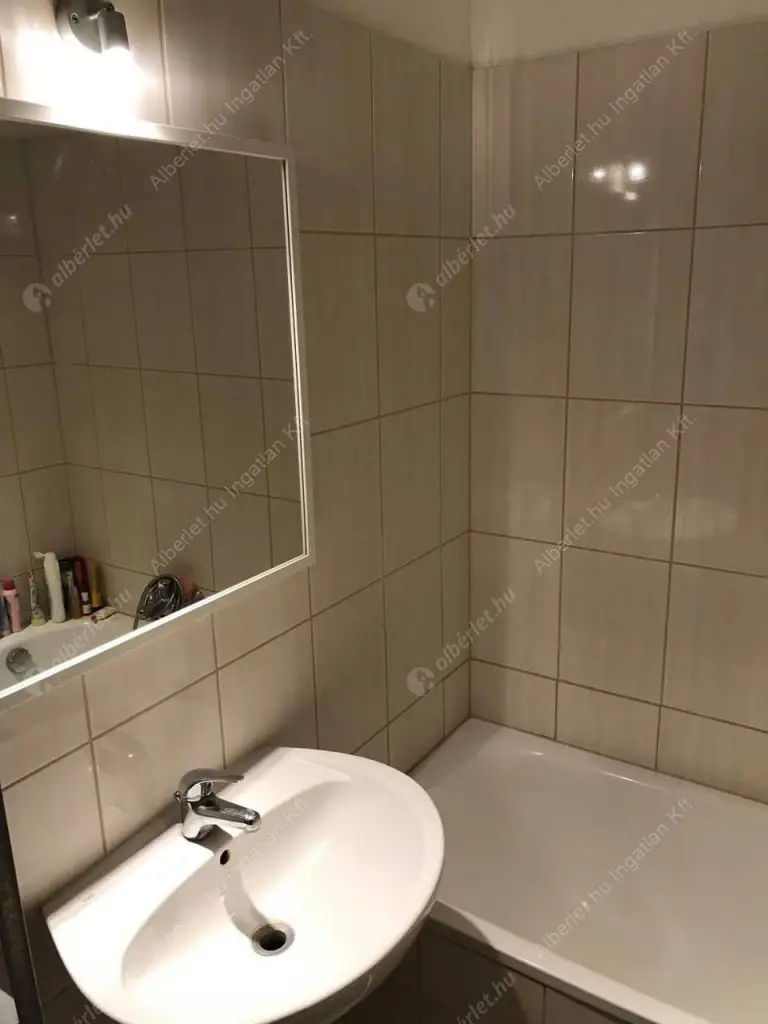 Kiadó albérlet 200000 Ft/hó áron: Budapest, IX. kerület  Vágóhíd utca. Mérete: 30 nm, 1 szobás | Alberlet.hu - 6607743