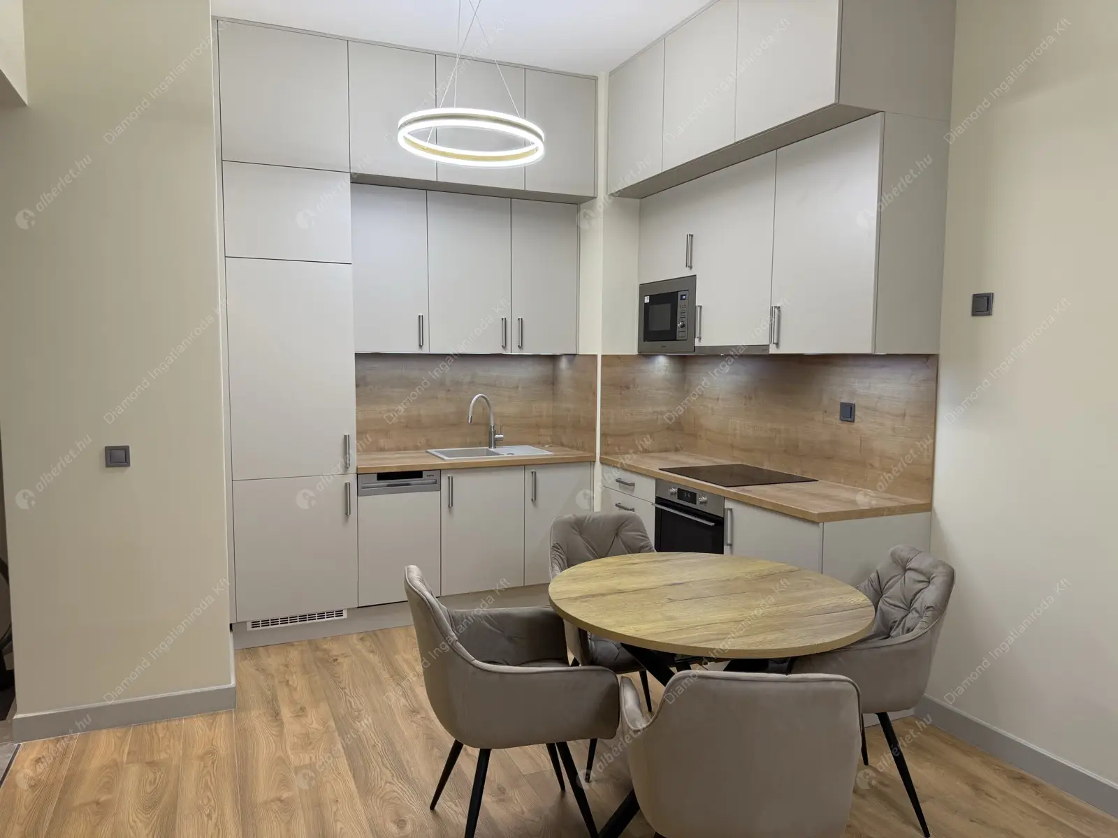 Kiadó albérlet 350000 Ft/hó áron: Budapest, IX. kerület  Vágóhíd utca. Mérete: 50 nm, 2 szobás | Alberlet.hu - 6611886