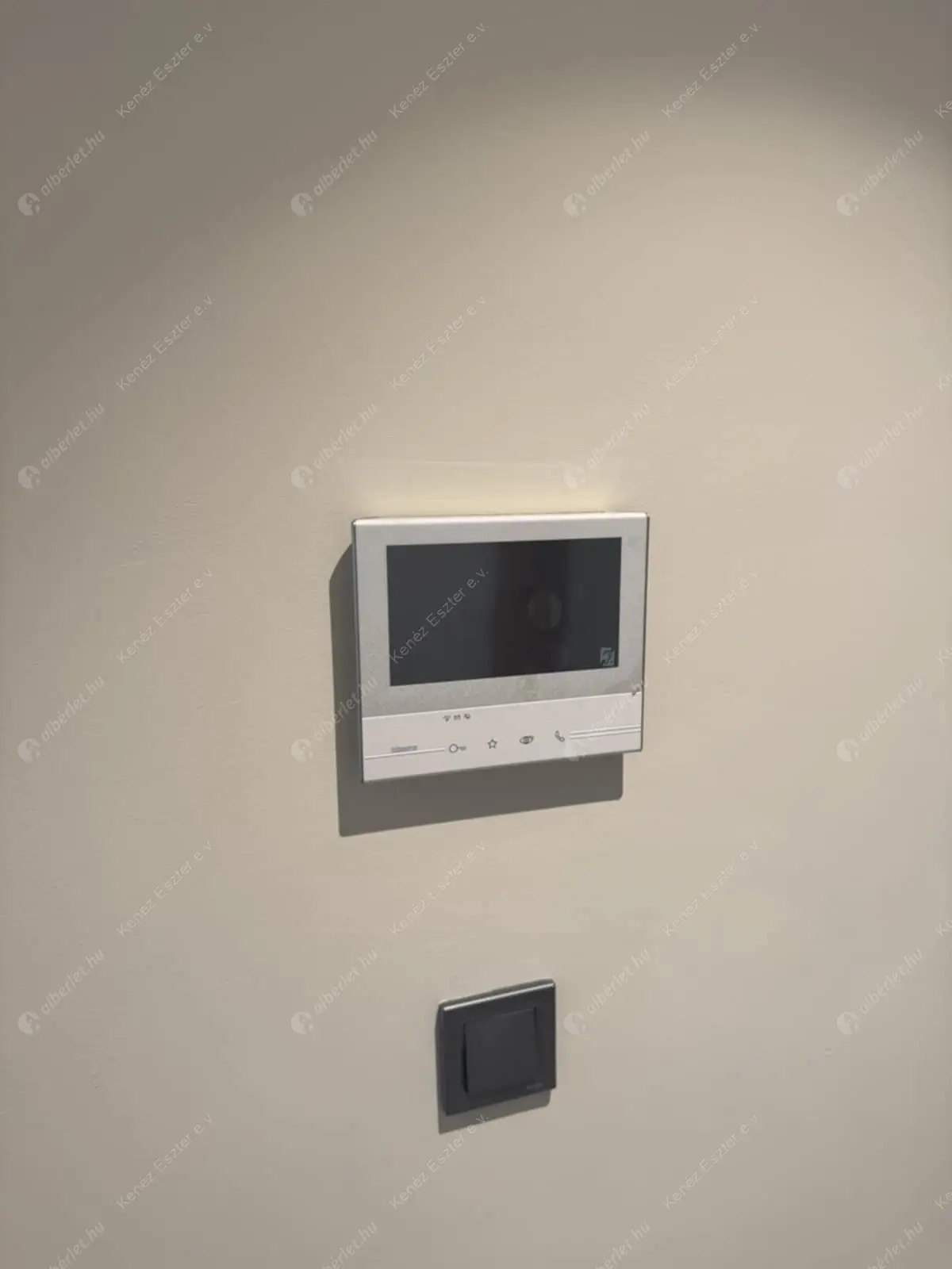 Kiadó albérlet 580000 Ft/hó áron: Budapest, IX. kerület  Vágóhíd utca. Mérete: 92 nm, 3 szobás | Alberlet.hu - 6588091