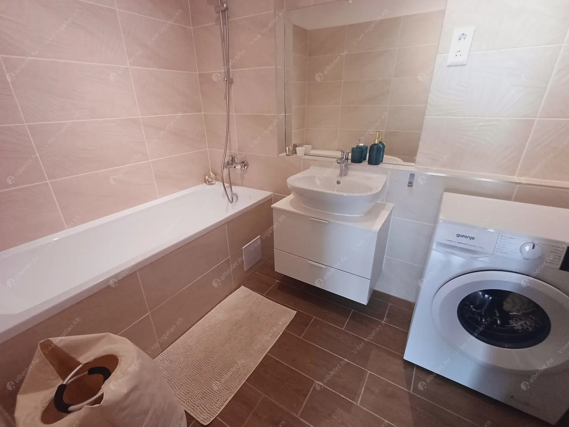 Kiadó albérlet 320000 Ft/hó áron: Budapest, IX. kerület  Vaskapu utca. Mérete: 47 nm, 2 szobás | Alberlet.hu - 6280477