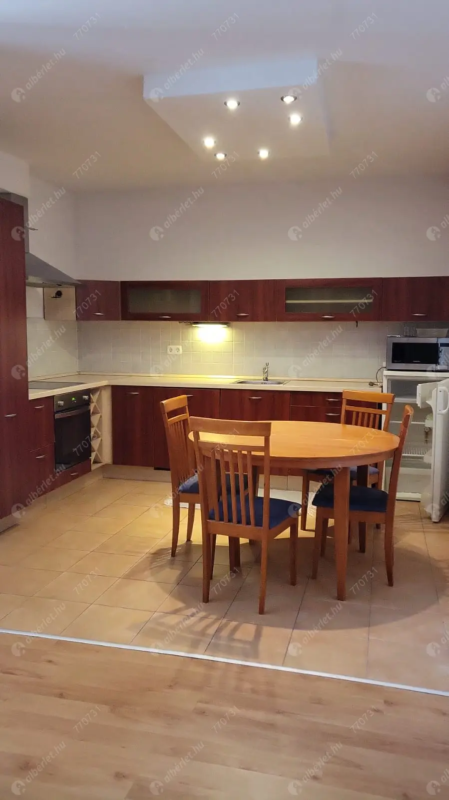 Kiadó albérlet 320000 Ft/hó áron: Budapest, IX. kerület  Vaskapu utca. Mérete: 55 nm, 2 szobás | Alberlet.hu - 6577427
