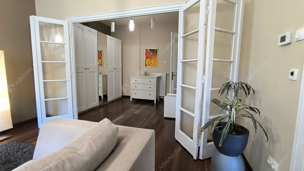 Kiadó albérlet 350000 Ft/hó áron: Budapest, IX. kerület  Vaskapu utca. Mérete: 80 nm, 3 szobás | Alberlet.hu - 6601294