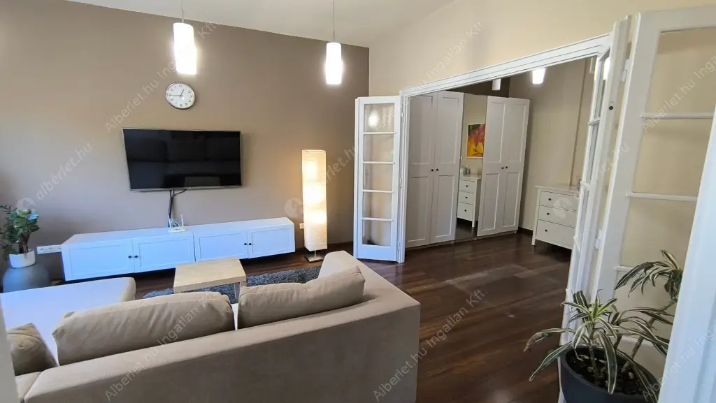 Kiadó albérlet 350000 Ft/hó áron: Budapest, IX. kerület  Vaskapu utca. Mérete: 80 nm, 3 szobás | Alberlet.hu - 6608739