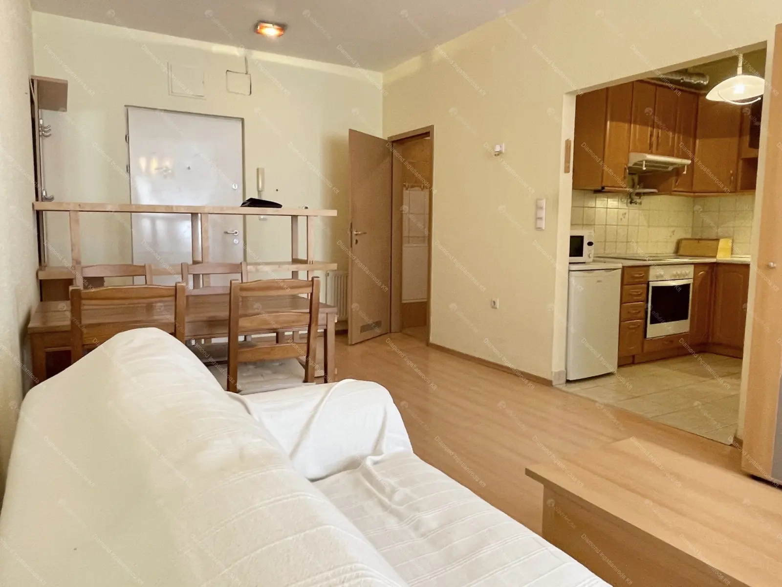 Kiadó albérlet 220000 Ft/hó áron: Budapest, IX. kerület  Viola utca. Mérete: 45 nm, 1 szobás | Alberlet.hu - 6655103