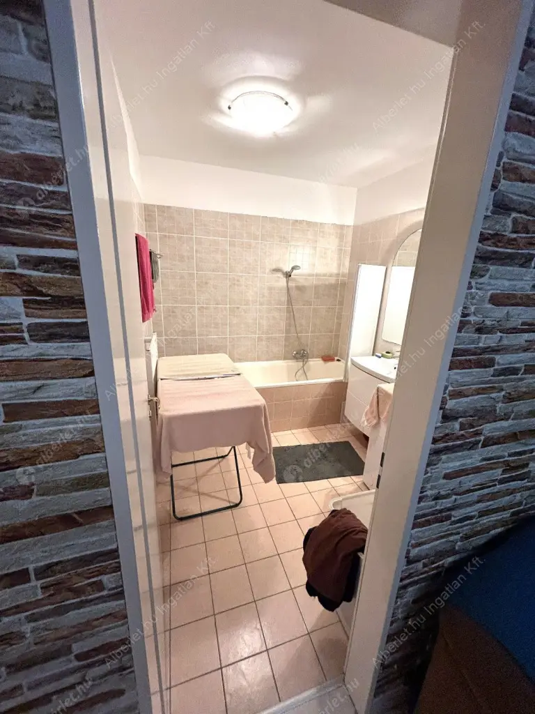 Kiadó albérlet 320000 Ft/hó áron: Budapest, IX. kerület  Viola utca. Mérete: 64 nm, 3 szobás | Alberlet.hu - 6172880